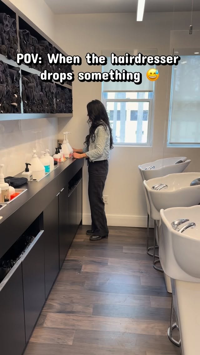 Ohhhh the things we do for content đ
Book your hair appointments now! đ
#londonontariospa #tetherwoodspasalon #hairstylist #loveyourhair #content