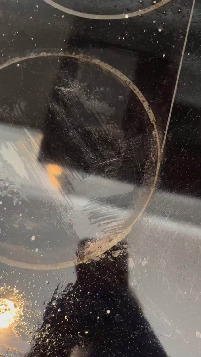 Let’s restore this glass stove top!
#deepcleaning #house #cleaning