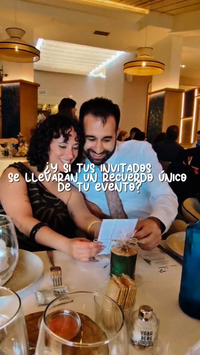 ¿Y si tus invitados se llevaran un recuerdo único de tu evento?
🎨 Mientras vosotros disfrutáis, nosotros ilustramos cada instante en directo.
Un recuerdo único, elegante y lleno de emoción.
📩 Fechas disponibles 2026/27
#LiveArt #EventosÚnicos #IlustraciónEnVivo #BodasOriginales #ArteEnDirecto