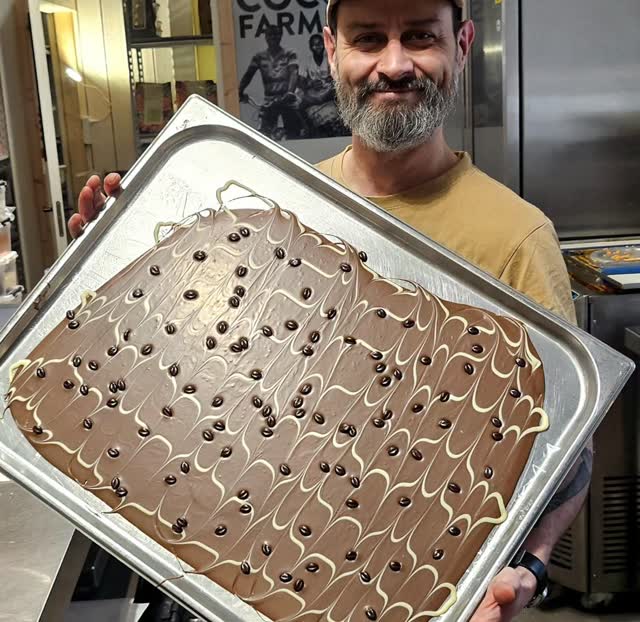 Great news: our price winning coffee chocolate is now also available as "irtosuklaa" (sold by weight) from our Billnäs and Fiskars shops. Many of you have asked for it before. No doubt that it's gonna be a hit. #billnäschokolatefactory #billnäsinruukki #fiskarsvillage #visitraasepori #billnassuklaa