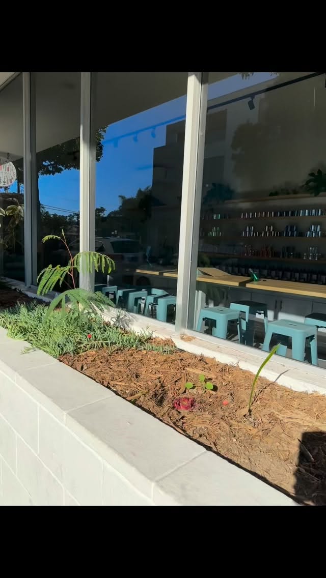 here’s a behind the scenes look at our production at candle bar 111 🕯️
from coffee + pastries at our favorite spots, to getting into the shop and getting to work; wicking vessels, mixing fragrances, pouring candles
people stopping to watch through the windows, a dozen packages showing up, and my dad + jason in it with me every step of the way
this is how we do production at candle bar 111
#nexttopmaker2026 #behindthescenes #bts #candlebar111 #goldenarrrowgoods