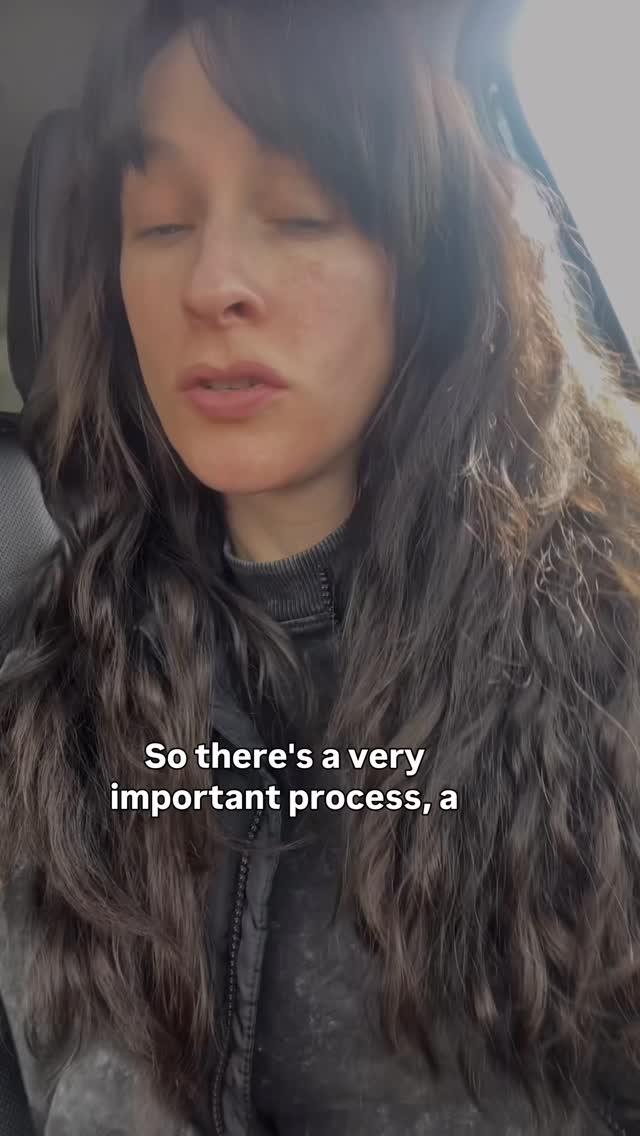 I’m curious - did you know that’s what is actually happening when your stomach rumbles? Let me know below!
**Also**
If you’re underweight, have an ED or are pregnant - hold off on focusing on the MMC
but if you have blood sugar dysregulation, work on that first and then slowly going up to longer periods of time without eating!
#GallbladderRemoval #BileSupport #BloatingRelief
