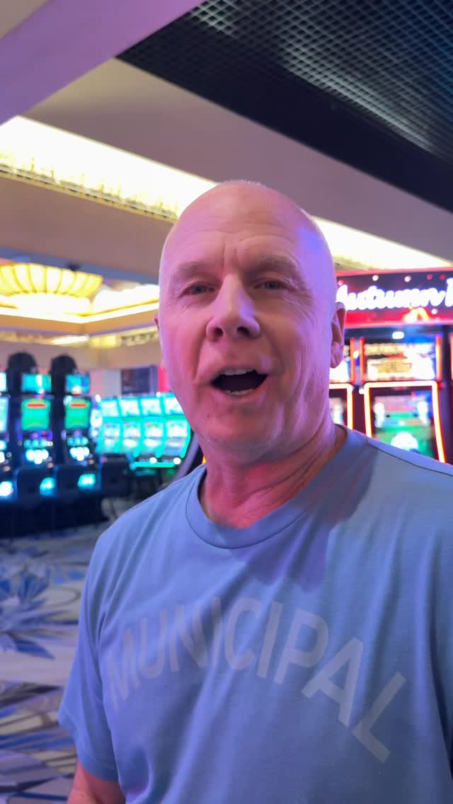 2 $100 Blackjack Hands!! #blackjack #casino #fyp #reels #comedy