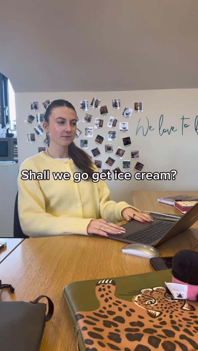 Everyone needs neighbours like @raysicecream with this weather! ☀️🍦😜
#socialmediaagencyuk #icecreambar #wiltshirebusiness