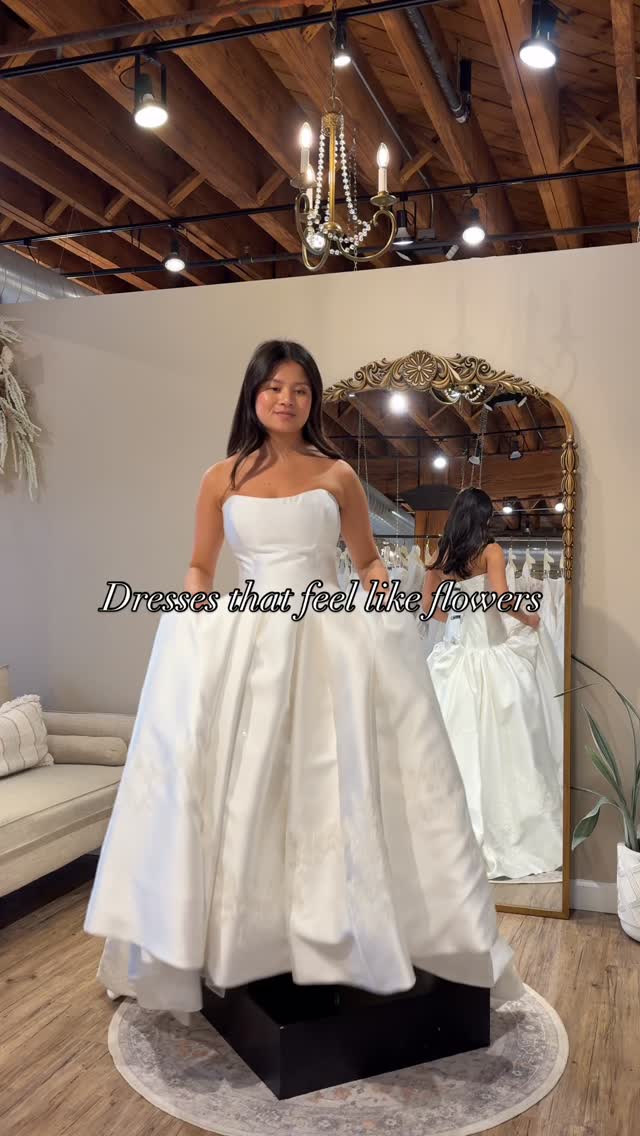 Something fresh is in the air 💐
6 wedding dresses that feel like the first day of Spring - soft, romantic & completely in bloom🌷drop your fave below! 👇🏼
Designers: @jennyyoonyc @watters @madilanebridal