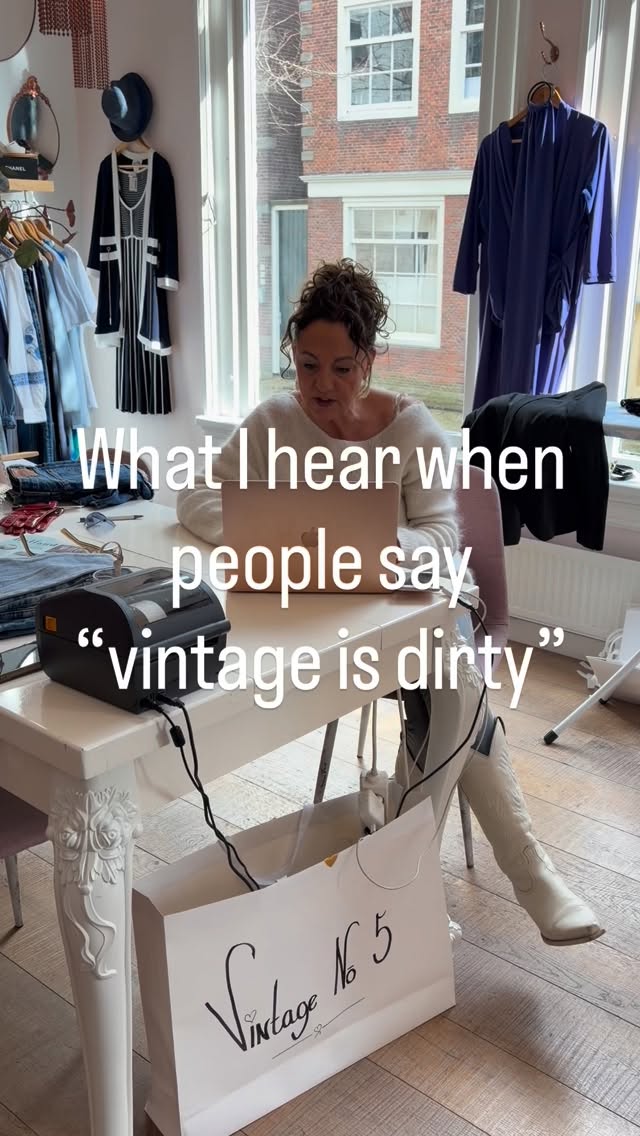 🤭🤭 #vintage #viral #noise #designervintage