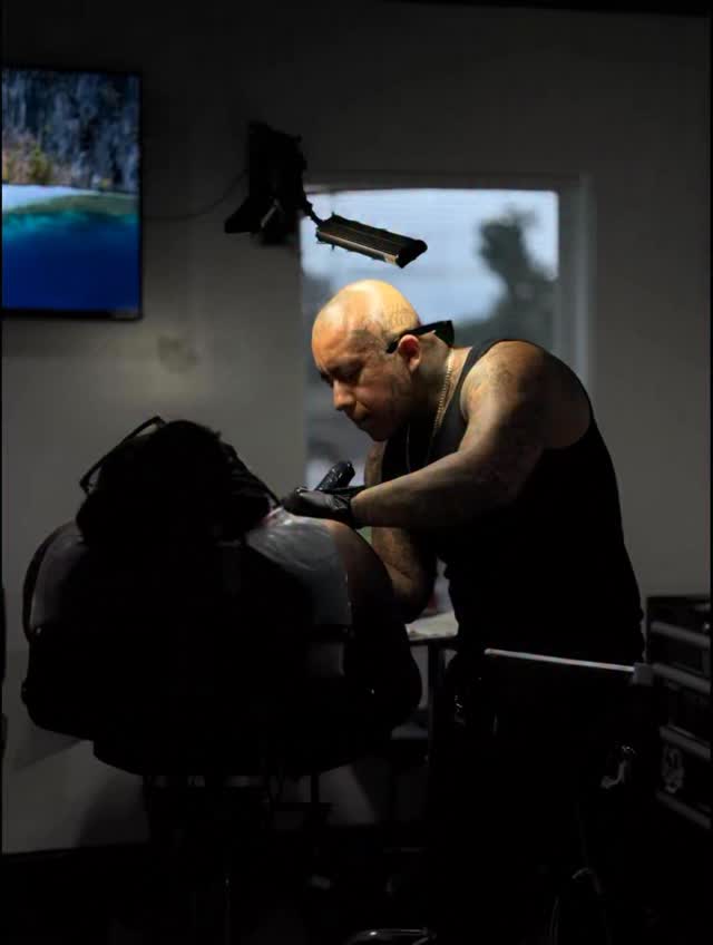 If you’re getting hurt this year… let it be by your tattoo artist.😎🩸😎 Booking May.
##dmvtattooartist #virginiatattoos #virginiatattooartist #dmvtattoos