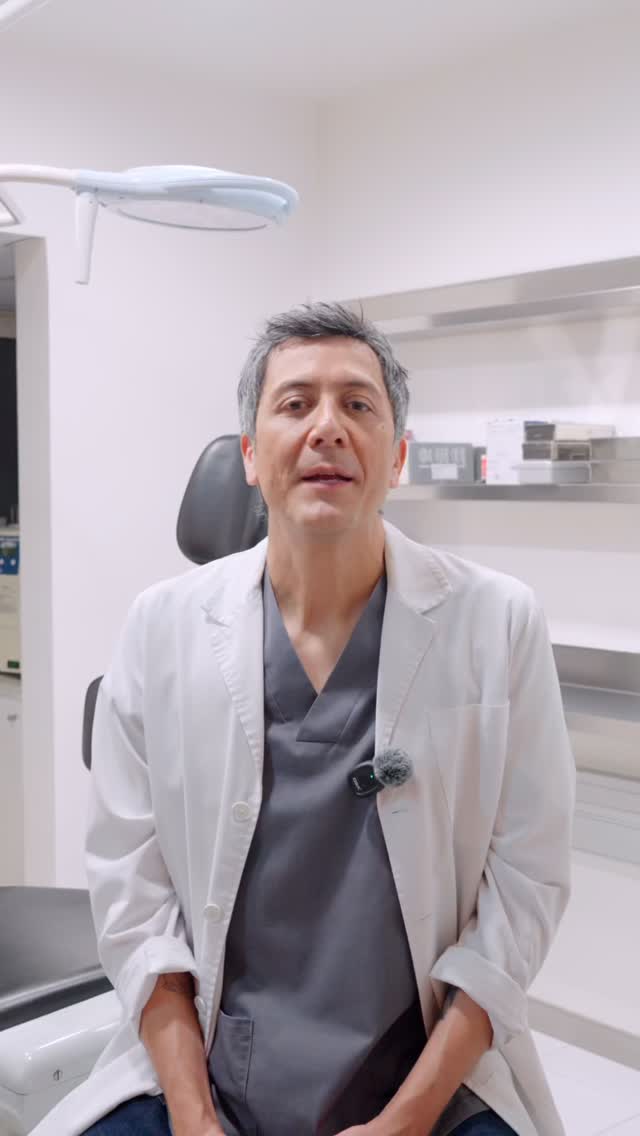 ¿Qué seguimiento necesita una persona operada de fisura labio-palatina? 👶➡️🧑
El @drnicosierra nos explica por qué el tratamiento no termina con la cirugía y cómo el seguimiento a lo largo de las distintas etapas de la vida es clave para un buen resultado.
🦷 Infancia
🗣️ Desarrollo del habla
🦴 Crecimiento facial
😄 Adolescencia y edad adulta
Cada etapa tiene sus necesidades, y contar con un equipo especializado e interdisciplinario marca la diferencia.
💬 ¿Sabías que el acompañamiento es a largo plazo?
📩 Comparte este reel con familias que puedan necesitar esta información.
#FisuraLabioPalatina #SeguimientoMédico #ClínicaTresserra #EquipoEspecializado #SaludInfantil