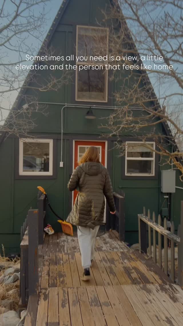 Send this to your person #aframecabin #aframe #trianglecabin #cabinvibes #coloradotravel
@postawaytravels x @jackson.dodd x @triangle.cabin