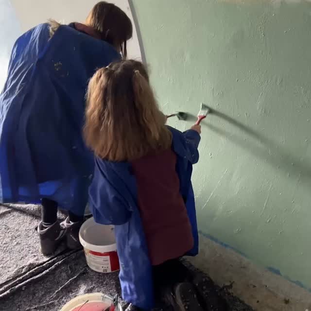 Lækkert når man bare finder rytmen!!Tak #vejlekommune #schullerehklar #flügger This rocks! #kunstkompas