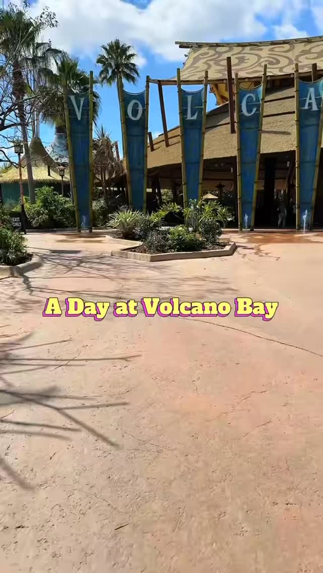 The BEST Universal park & I will not hear otherwise.
#volcanobay #universaltravelplanner #waterparkadventures #themeparkenthusiast