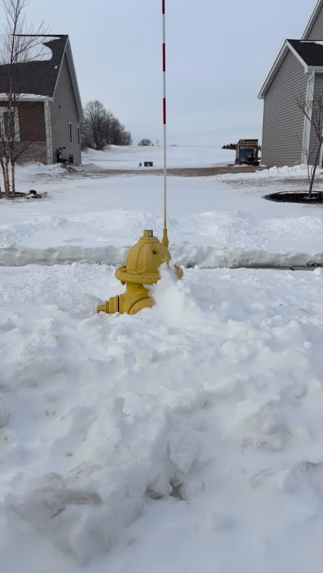 Yesterday afternoon, your SFD firefighters and family were out in the village showing some hydrants a little TLC. Together they cleared approximately 30 hydrants!
Quick reminder: Keeping a 3-foot clear space around hydrants helps us hook up faster and get water flowing when every second counts. 🔥 💦