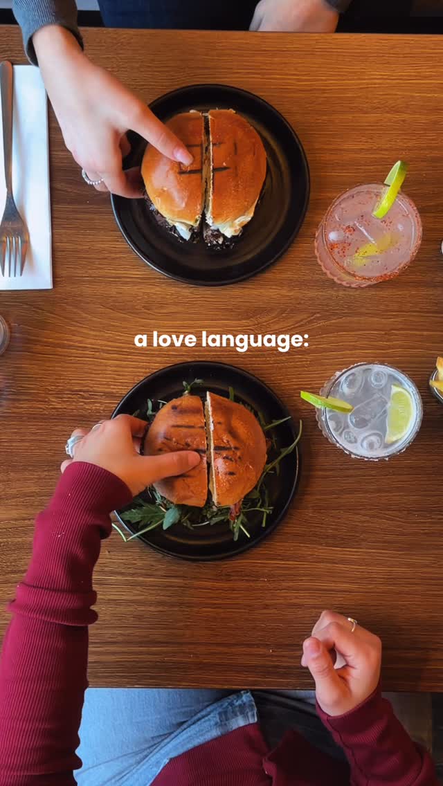 Is food your love language too? 😏🍽️
It definitely is ours.🧡😌
#lovelanguage #food #nottsfood #nottinghamrestaurant