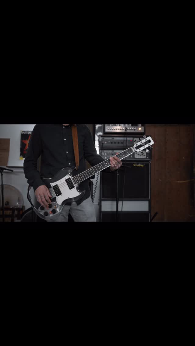 Trailer Demo of the ALU-SG LUCITE MKIV 2024
Full version soon 🦾
Cheers everyone
Alexandre
#glettyguitars
#guitar
#aluminiumaxes
#guitarist
#doommetal
