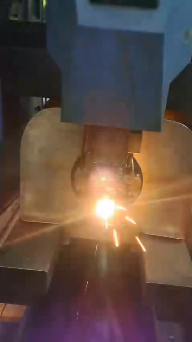 3D laserové řezání profilů – přesnost, na kterou se můžete spolehnout.
Od jednoduchých řezů až po složité spoje – dodáváme čisté a připravené díly.
✔️ Trubky a profily až do 6 m
✔️ Řezání pod libovolným úhlem
✔️ Rychlá výroba
✔️ Ideální pro konstrukce, rámy i zakázkovou výrobu
📩 Pošlete nám výkres ještě dnes.
#laserhotsteelcz #laserovarezani #kovoveprofily #zakázkovávýroba