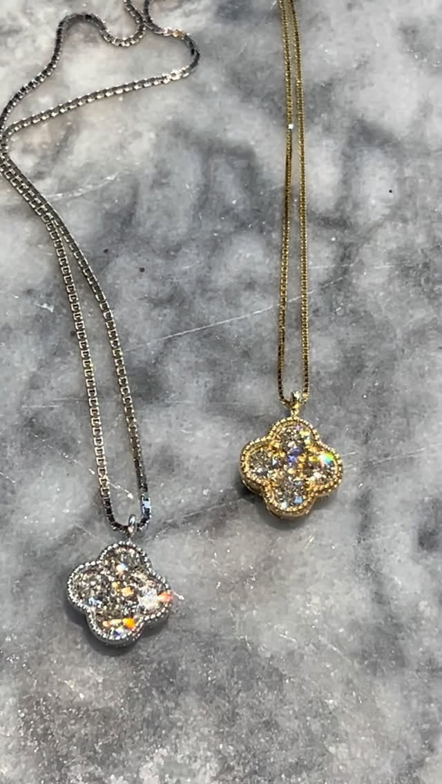 The perfect Springtime pendant. 🌸💎✨Would you choose yellow or white gold?
#nataliajewellers #southsurreyjeweller #bycoreyg #southsurreybc #customjewelry