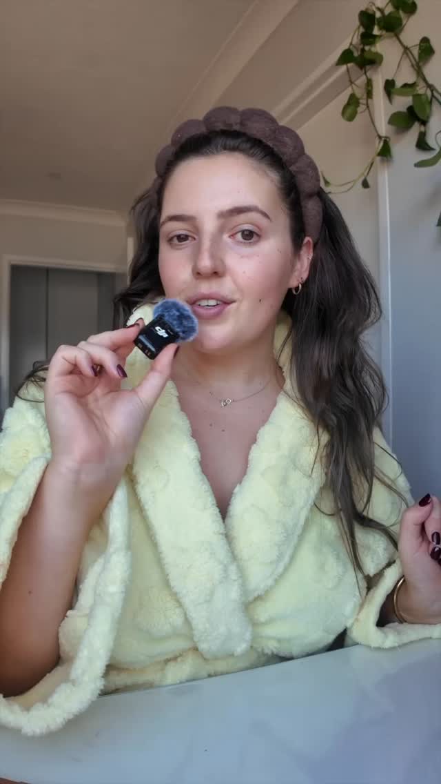 No one really teaches women this…
If your nervous system is dysregulated, life doesn’t feel the same.
You might experience:
• Overthinking everything
• Feeling exhausted even when you’ve rested
• Struggling to relax or switch off
• Feeling easily overwhelmed or emotional
• Being “on edge” for no obvious reason
It’s not that you’re weak.
It’s not that you’re lazy.
And it’s definitely not that you’re “too sensitive.”
Your nervous system is simply stuck in survival mode.
When your body learns safety again, everything shifts —
your energy, your relationships, your ability to focus, your emotional capacity, and how you experience everyday life.
Regulation isn’t about becoming a different person.
It’s about finally feeling like yourself again.
#nervoussystemregulation #womenswellbeing #traumaaware #emotionalregulation #mentalwellbeing