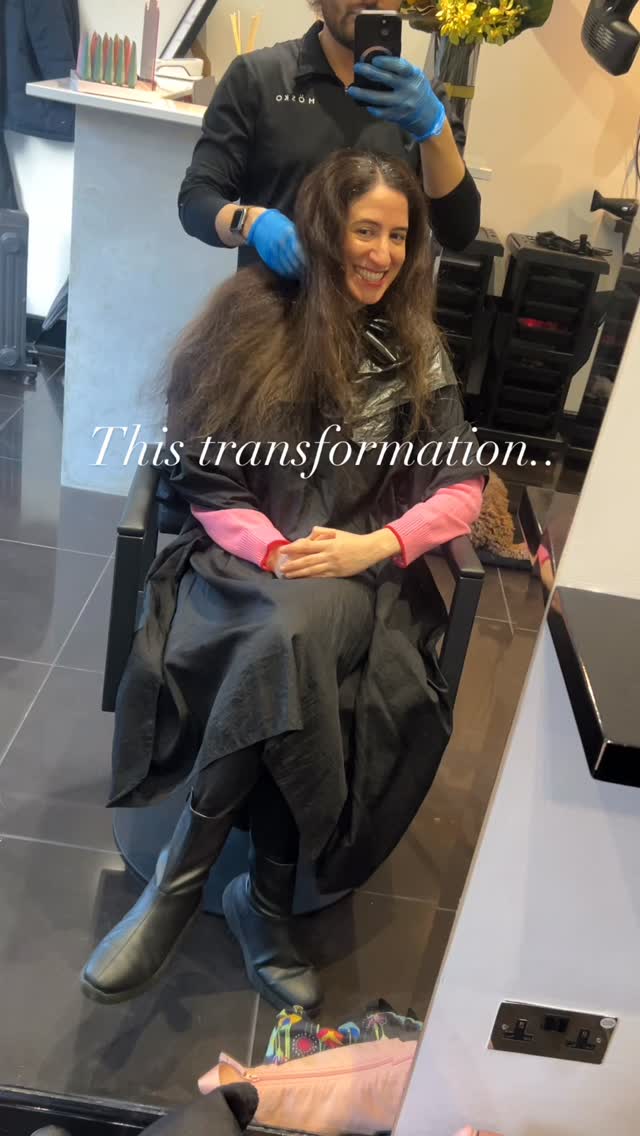 Seamless balayage glow up ✨ we started with a root touch up before going in with foilayage to create a natural, blended blonde that feels bright, soft and low maintenance 🤎
#edinburghhair #edinburghhairdresser #edinburghsalon #balayageedinburgh #foilayage