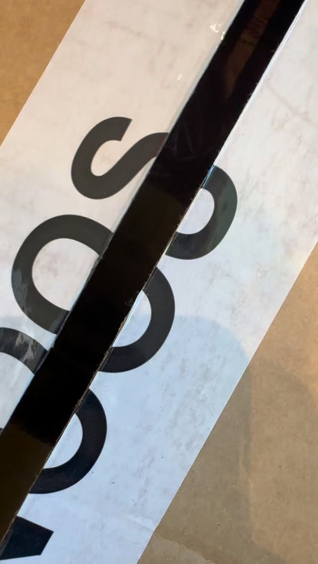 🚨 STOP SCROLLING 🚨
Wir haben da was für euch… 👀
✨Neues Label. Neue Vibes. ✨
Wir wollten unser Sortiment nochmal erweitern…für alle, die moderne, junge Styles lieben 🤍
Und genau deshalb freuen wir uns riesig, euch ab sofort dieses Label bei uns zu zeigen:
🖤 PIECES 🖤
Coole Looks, easy kombinierbar & einfach perfekt für deinen Alltag ✨
Von XS–XL ist für jede etwas dabei!
Ob du es lässig magst oder ein kleines Fashion, Statement setzen willst, diese Teile machen einfach Spaß 😍
👉 Komm vorbei & verlieb dich selbst!
Connected BY Fashion 🤍
#newdrop #pieces #youngvibes #fashionaddict #newlabel