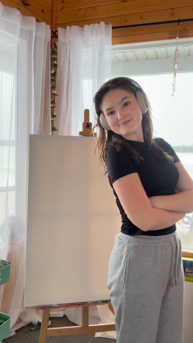 Starting a new painting!!💗🌷
This one will also be coming with me to Art Vancouver… can you guess what it will be👀🫶
Website👉 NatalieCarmella.com (link in bio)
-
#acrylicpainting #abstractpainting #paintwithme #wildlifeart #acrylicpainting