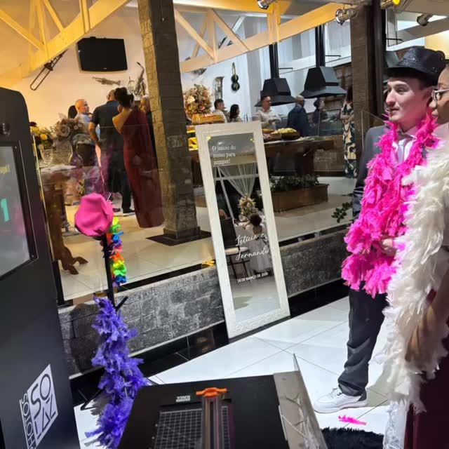 Totem fotográfico equipamento que imprime fotos na hora para seus convidados🤩
Letícia & Fernando 💍
#eventos #foryou #cerimonial #photos_solaz #noivos