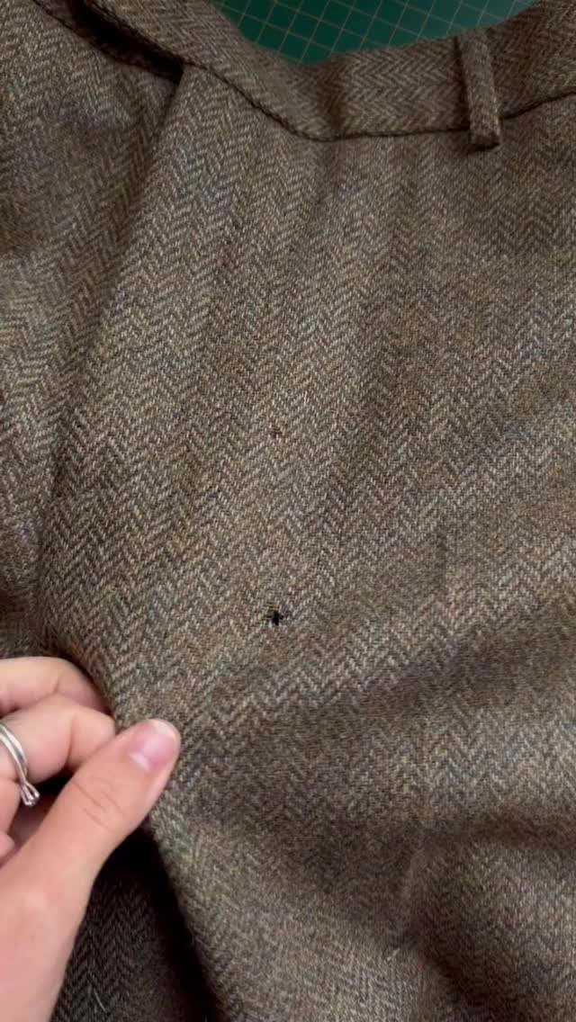 Repairs shouldn’t be impressive - they should be normal. Part of every day, and how we care for things.
Here’s a woven repair on brown tweed trousers - done properly.
Maker: Camila F 💫
#theseamfixedit #TheSeam #clothingrepair #mending #Makers