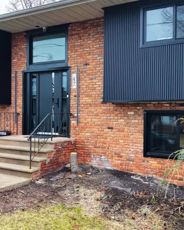 In our recent project our designers created a sleek, modern, and minimalist space featuring flat-panel doors combined with thin shakers. We maximized it with custom storage spaces. Our design blended into the aesthetic of the house. #kitchengoals #kitchendesign #contemporary #modernkitchen
