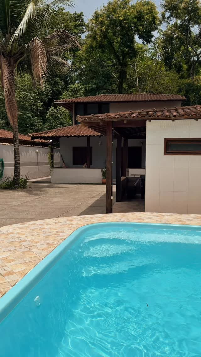 Casa em Paraty 🏡
Uma casa ampla, ideal para até 10 hóspedes, com espaço de lazer generoso, piscina, churrasqueira, cozinha equipada e área gourmet perfeita para reunir todo mundo com conforto.
Se a ideia é curtir em grupo, com privacidade e estrutura completa, essa é a escolha certa.
Garanta já sua reserva pelo link da bio. 🔗