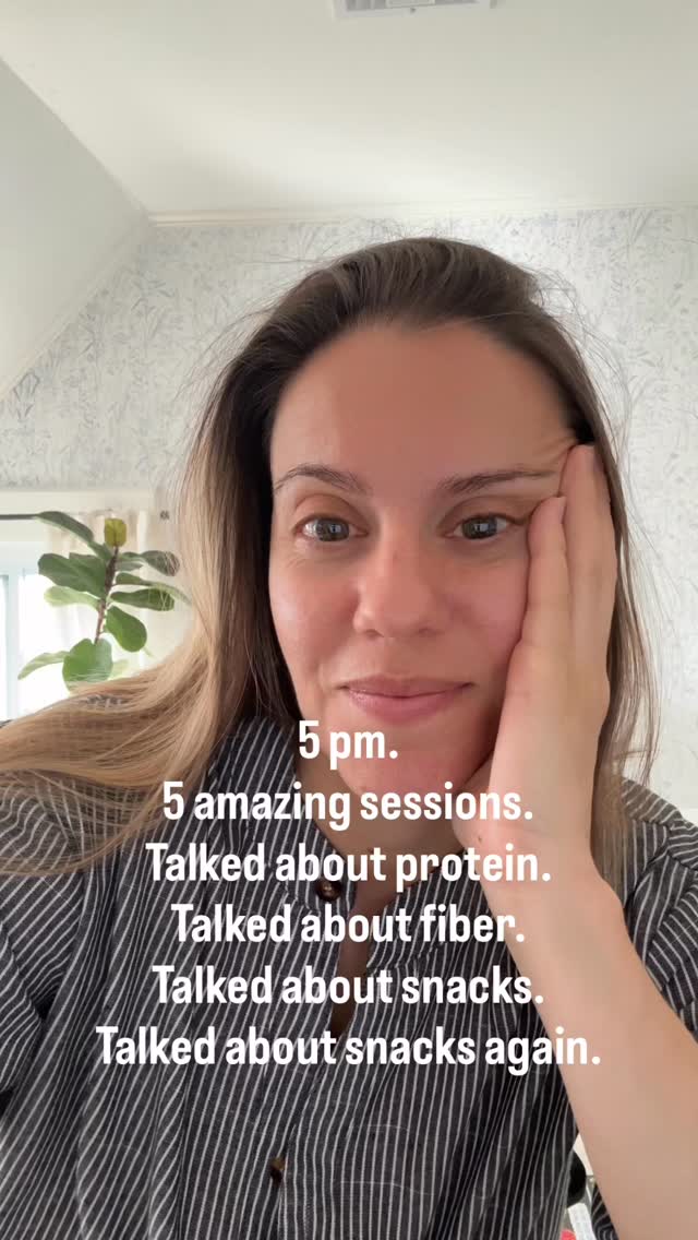 Spending all day helping people tune into their hunger cues means I actually have to listen to mine too 😅
Consider this me practicing what I preach. 🥨
#DietitianLife #HungerCues #AllFoodsFit #NutritionCounseling #Snacks