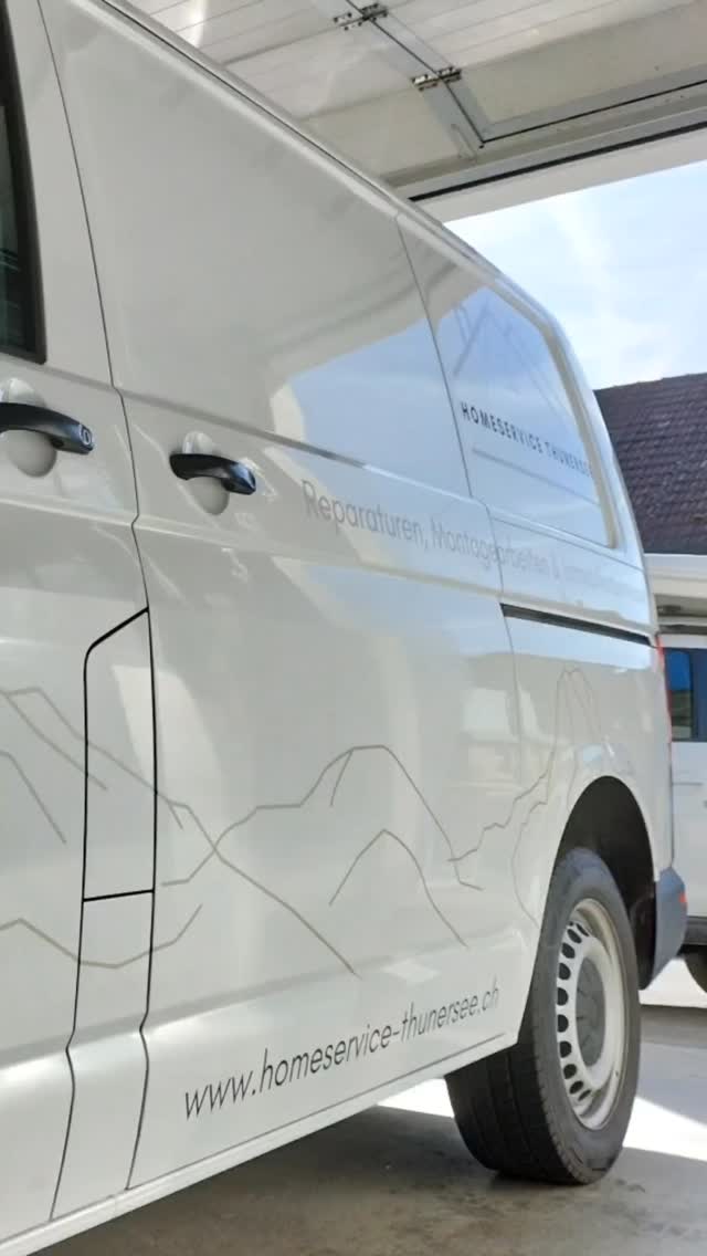 Fahrzeugbeschriftung und Scheibentönung für @homeservice_thunersee.
#beschriftung #marketing #scheibentönung #werbetechnik #thun