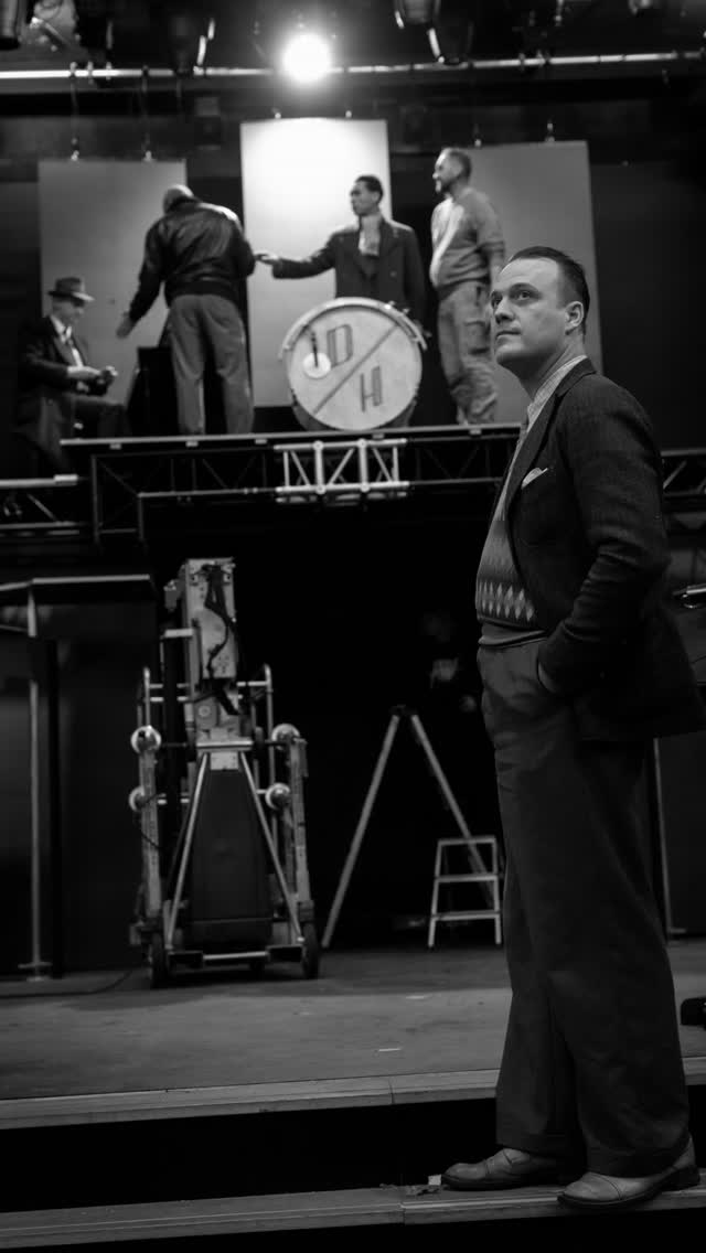 Some photos by Uwe Hauth from the last preparations for the current Wintergarten Varieté show “Ahoi” with David Hermlin and his Swing Dance Orchestra.
The stage set was almost finished and the final rehearsals about to begin.
@uwehauth
@theswinginhermlins
@daveetheewave
@wintergartenberlin
#swing #ahoi #wintergartenberlin #vintage #music