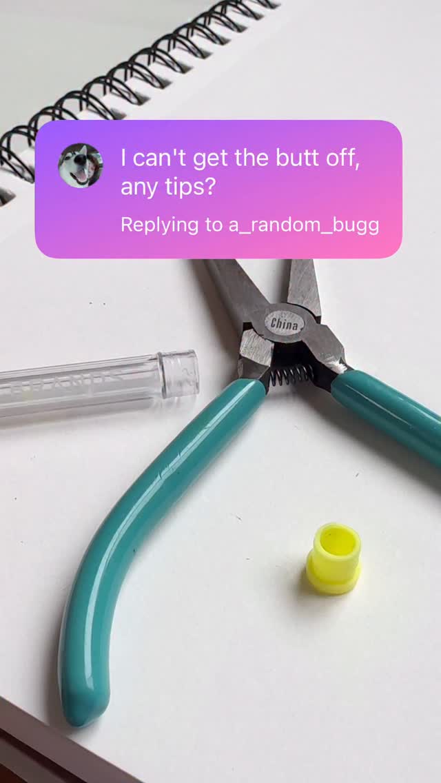 Need to remove the butt off your #gelpen to make it work again? Jewelry pliers for the win! They’re small enough to grip it, then just pull and twist. Takes a little finagling, but it works every time. Drop your best #hacks for removing the butt in the comments 👇 this is one of our most asked questions!