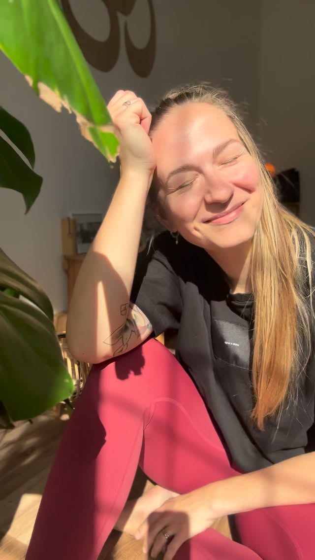 Jaro je už pomalinku tady. 😍☀️🌸 Přijměte pozvánku na jarní kurzy jógy. ✨🙏🏻
Všechny pohromadě je najdete na našich stránkách 👉🏻 www.PRANAVAJOGA.cz/kurzy-jogy
🥰Moc se na vás s jarním Sluncem těšíme.
Vaše Pranava a lektoři. 🫶🏻🕉️