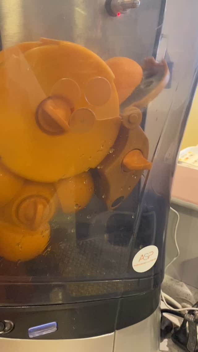 🍊 It’s been one of those days that we have waited a long time for 🍊 The sun was out, our outdoor seating was too and the orange juicer was working those oranges. Lovely.