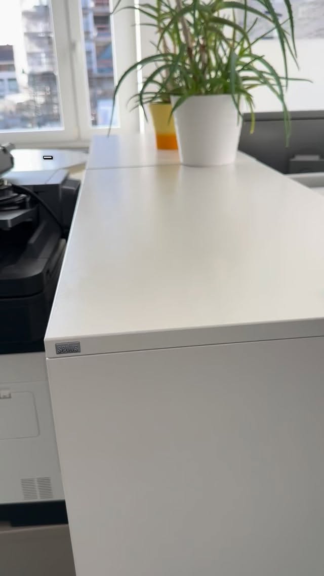 Detailarbeit: Oberflächenreinigung mit dem blauen Lappen. #keepitclean #hausmeisterservice #immobilien #reinigung #cleantok