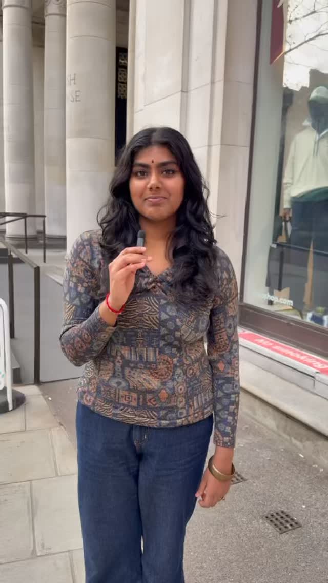 You can never have enough of a fit check!
We had @kaavyaguhan talk to some of the coolest dressed on STRAND campus 💫💫
From quarter cups to the question on everyone’s mind… are skinny jeans back?