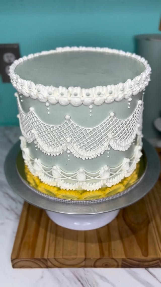 I’m sooo late with this post but here is what happened at @thegrand1894operahouse a few weeks ago. We had a fun and fabulous “Cake Picnic” thanks to @smallbitesminidonuts @buttercreamhouston and @marriedonisland #cake