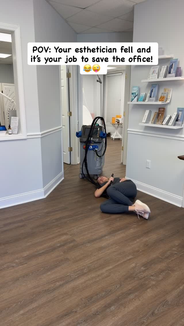Friday fun! 🤭🤭
(No esthetician was harmed in the making of this video!)
#RadiantMed #Friday #LaughterIsTheBestMedicine #TGIF #LOL