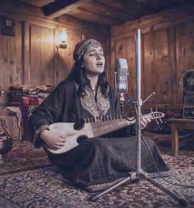 Beautiful Shiva Song. Was created to remind people that Shiva devotion was big in Kashmir many centuries ago. But I just liked the tune.