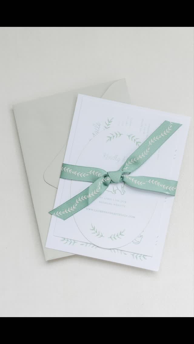 Wedding szn is nearly upon us! š¤ Wonāt stop reliving the magic that was L+Kās May wedding. Fresh, crisp, and positively blooming with new growth š±