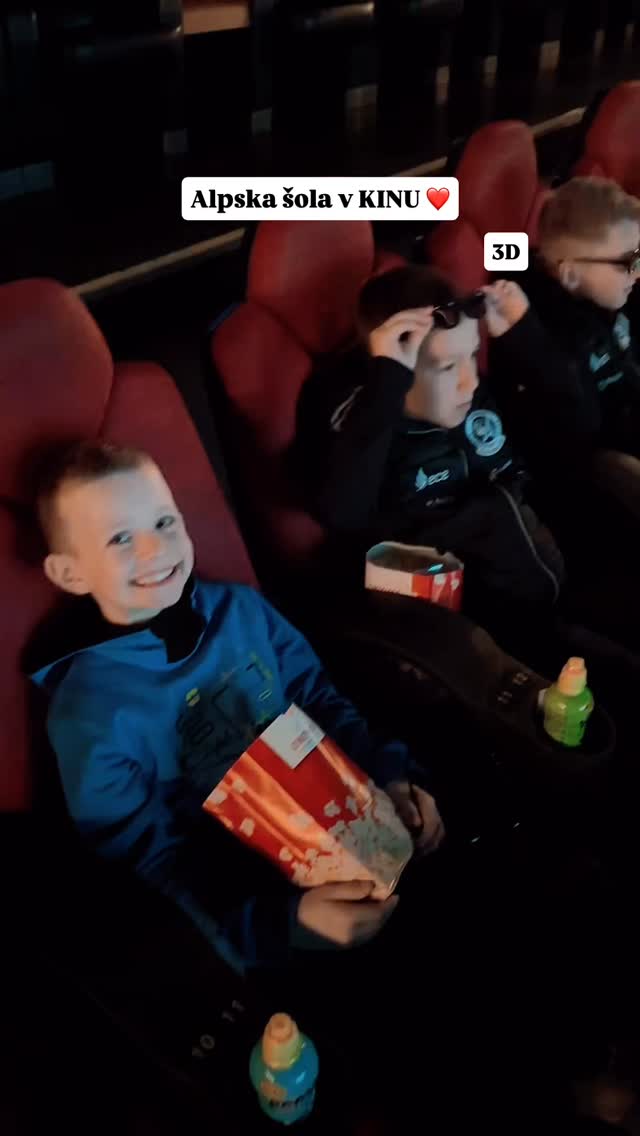 Alpska šola po zasluženi sezoni skupaj v kinu ❤️
#alpskasola