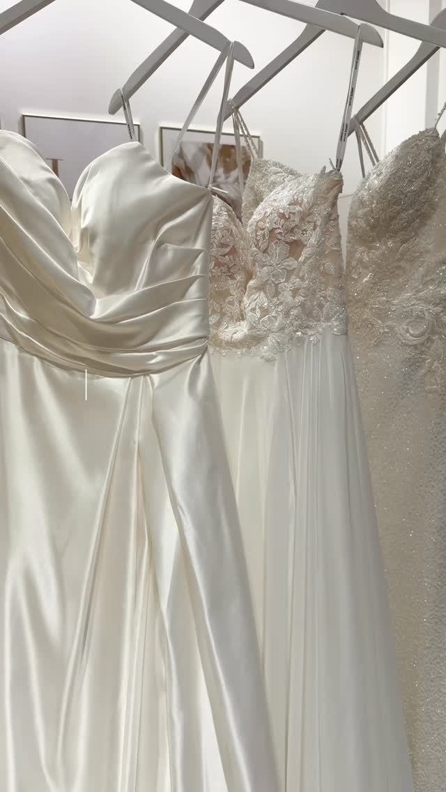 Diese Brautkleid Stoffe solltet ihr kennen ✨🤍
Satin – für den eleganten, fließenden Look.
Perle – für das gewisse Etwas mit edlem Schimmer.
Chiffon – leicht, luftig & perfekt für Bewegung.
Tüll – romantisch, verspielt und einfach märchenhaft.
Welcher Stoff passt zu deinem Braut-Vibe? 💍
📹 @nifa.pictures
#inweissbrautatelier #bridedress #bridetobe #satin #tüll
