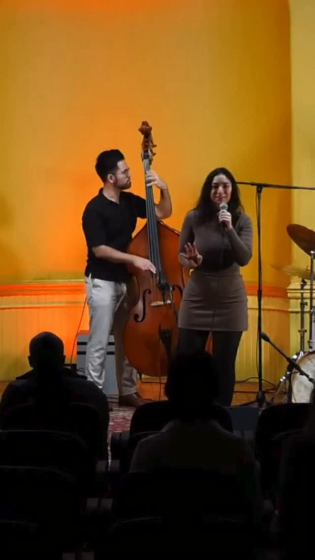 “Look No Further” inspired by none other than Betty Carter. You can watch the entire livestream from @andiemusiklive in my bio!
#jazzvocalist #jazzvoice #juilliard #baltimorejazz #jazzvocals