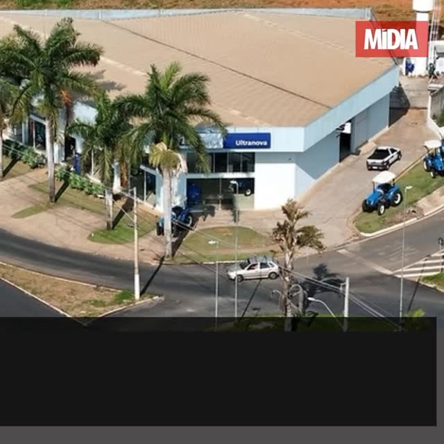 Especialista em mecanização para a cafeicultura, a marca apresenta na feira o MT4 70, modelo único em seu segmento e considerado um dos tratores mais versáteis da categoria, aliado a condições especiais de negociação para os produtores.
Com presença consolidada na Femagri há mais de uma década, a UltraNova Tratores reafirma sua proximidade histórica com o produtor rural ao participar da edição 2026 da feira levando ao público regional o que há de mais avançado na linha da LS Tractor, marca internacional reconhecida pela robustez, eficiência mecânica e tecnologia voltada à realidade da agricultura brasileira.
LEIA A REPORTAGEM NA ÍNTEGRA >>> link na bio