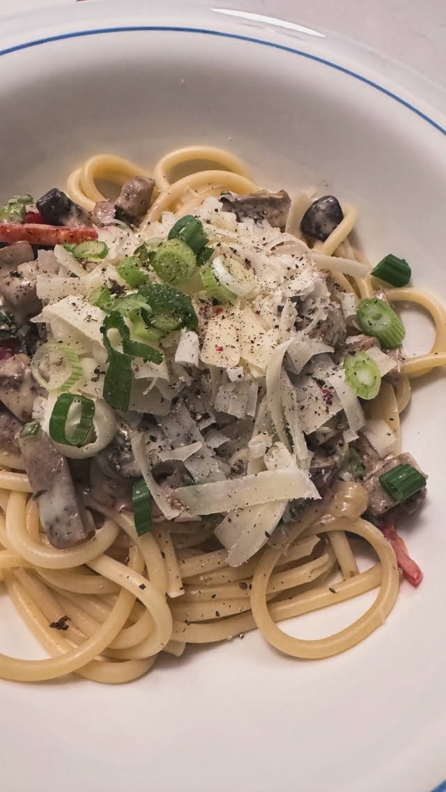 Transforming leftovers into a culinary masterpiece! 🍝 Say hello to my Bucatini Pasta with cream sauce, starring the one and only leftover Tarragon Pork Tenderloin. #LeftoverLovers #WasteNotWantNot #foodie #aleviaskitchen