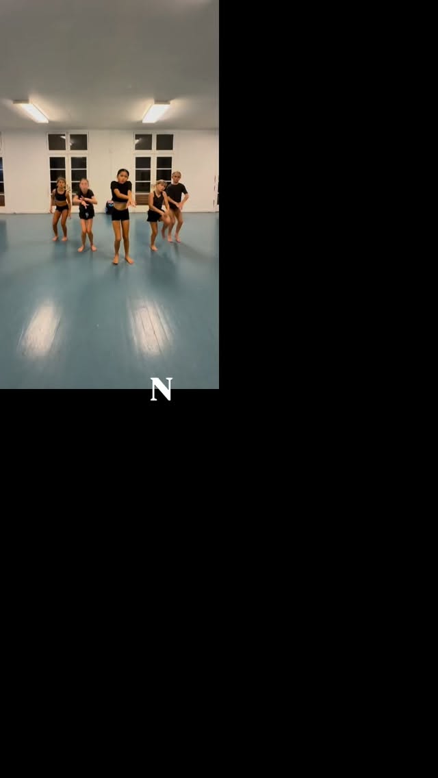 We hope everyone is having a fantastic break!! We can’t wait to see you back next week 🤩 All classes will be diving into showcase routines… 🍿🎉🎥