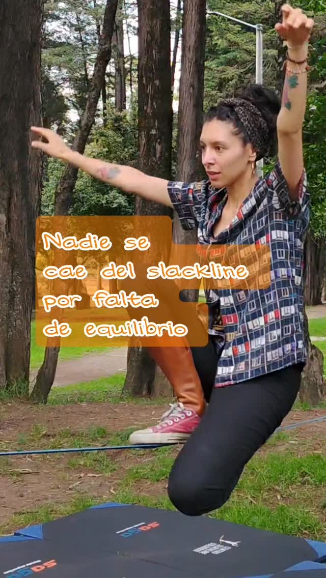 No olvides seguir nuestra cuenta @escuelaslackbogota
No es la slackline. Nunca lo fue.
Es lo que pasa en tu cabeza cuando sientes que te vas a caer.
Eso... No sé queda en el slackline.
#Slackline #equilibriomental #CuerpoYMente #transformaciónpersonal #desarrollopersonal