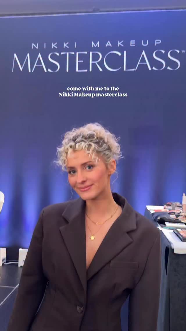 A day full of amazing artistry, knowledge & inspiration from the one and only @nikki_makeup 👏🩷
I love to get myself to at least one masterclass a year, as you can never stop learning & it helps my creativity. Nikki demonstrated two beautiful looks, the first was editorial & the second was red carpet. Watching her work was such a privilege, I was genuinely speechless at times! she really does put the artist in makeup artist, as @alexsteinherr who was hosting said.
But as well as the tutorials and fab Q&A session, it was so nice being around so many lovely makeup artists - including ones I already know, have become good friends with, and even those I’d never met irl before, but we’ve followed each other for so long on here it felt like we already knew each other! ✨
So lucky to call this my job and have so many lovely girls who truly want each other to succeed - I love this community 🫶
Thank you so much Nikki for a great day x
#nikkimakeup #makeupmasterclass
Nikki makeup masterclass