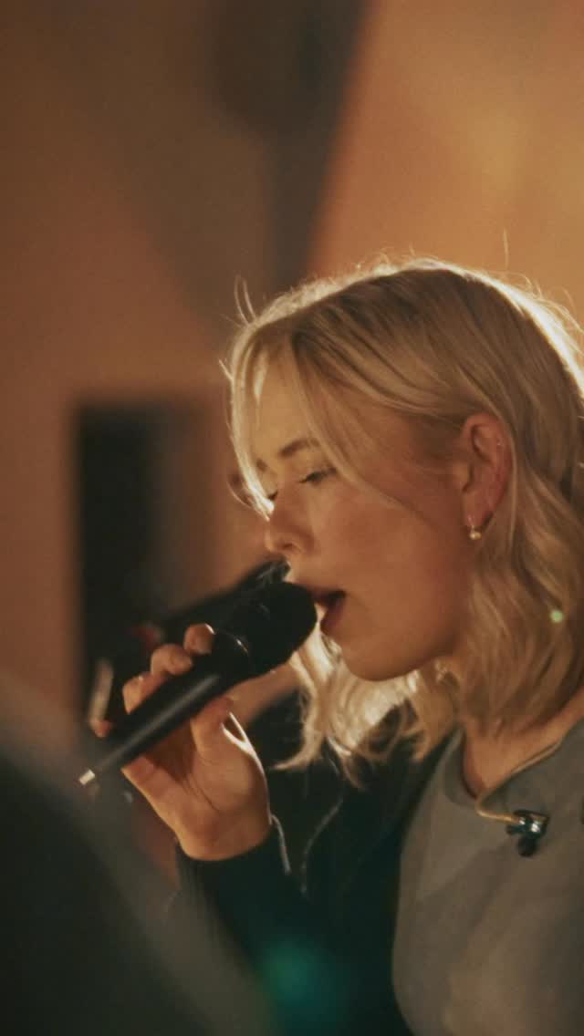 ‘Vol 1’ coming on FRIDAY.
Pre-Save now ❤️🔥
#TheRevelationRoom #NewMusic #Worship #Jesus #EP