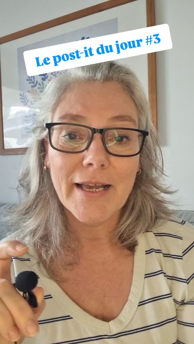 Dedans (inside) / dehors (outside). Deux mots faciles à retenir et très utiles. Vous voulez d'autres mots et expressions en français ? Suivez-moi !
#צרפתית #speakfrench #parlerfrançais